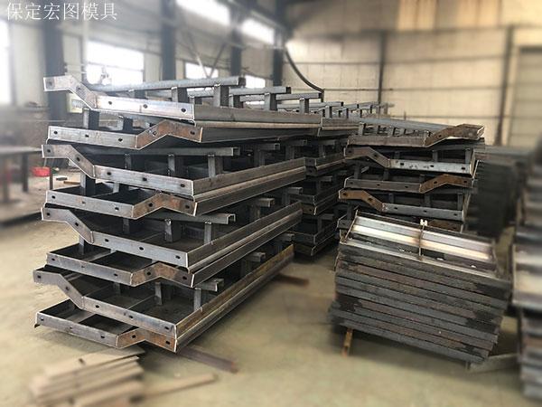 公路防撞墙钢模具 公路防撞墙钢模具